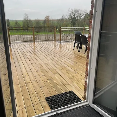 בית נופש La Grisolle De 4 A 14 Personnes