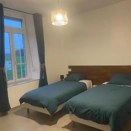 בית נופש La Grisolle De 4 A 14 Personnes